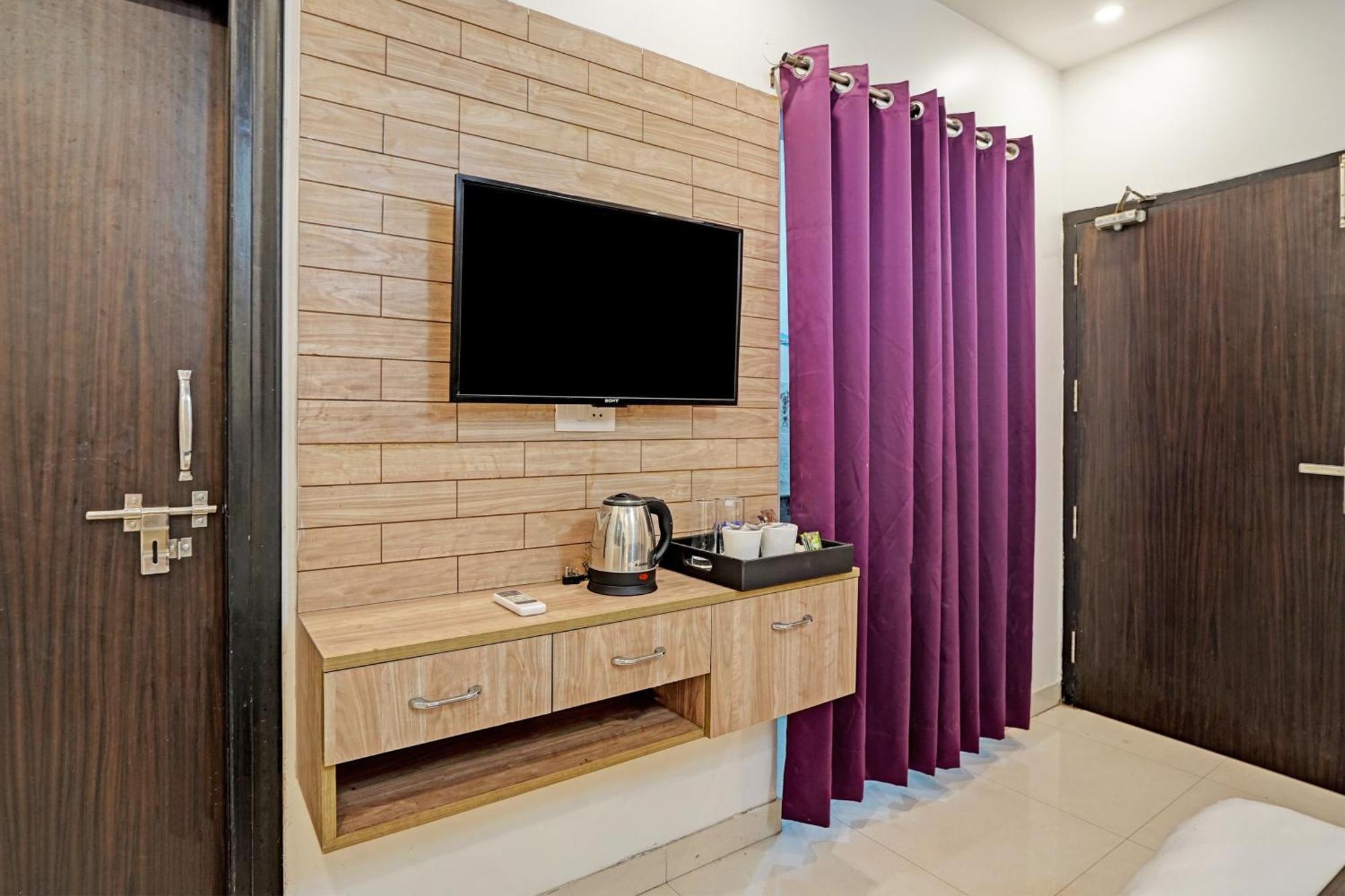 Hotel O Babil Palace Near Omaxe Celebration Mall Gurgaon Bagian luar foto